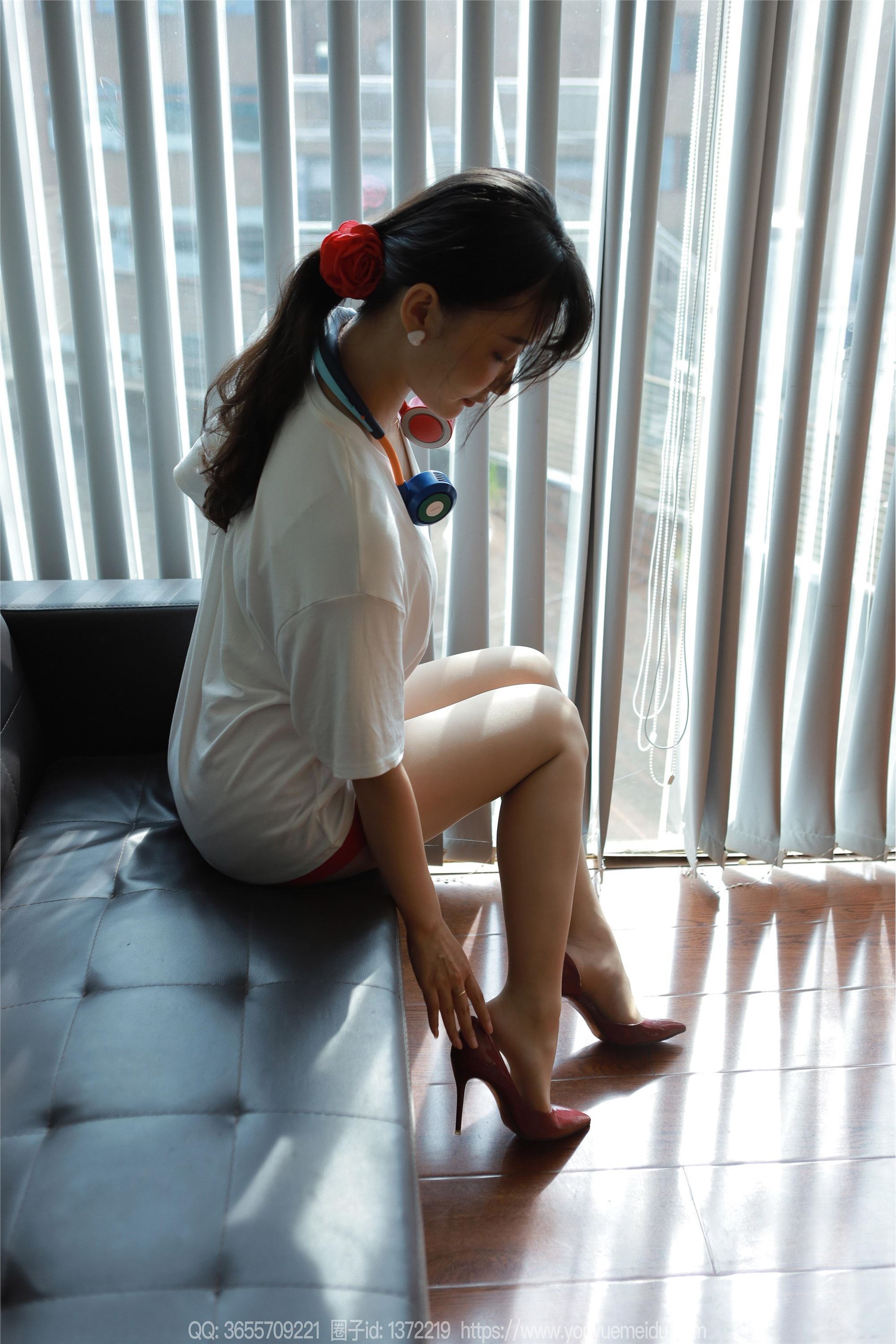 IESS异思趣向  2024.08.20 丝享家 1826 秋秋《白T红裙》